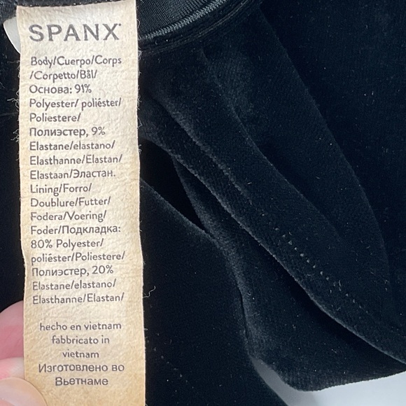 Spanx EUC Shiny Velvet High Waisted Leggings Black L Bodycon Holiday Shapewear - Picture 13 of 16